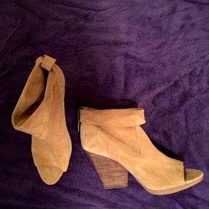 Vince Camuto bootie